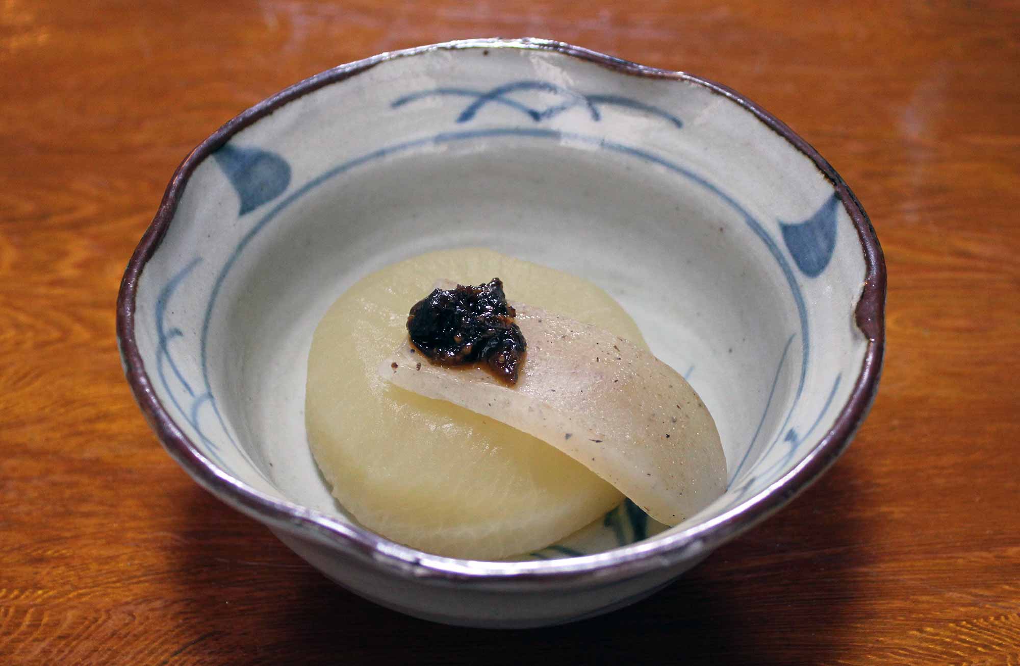 写真:ふろふきダイコンとコンニャク